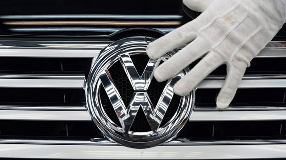 VW will mehr Autos bauen – mit weniger Mitarbeiter. Der Stellenabbau soll aber ohne Entlassungen vollzogen werden.