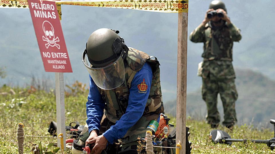 6461 Menschen wurden im vergangenen Jahr durch Landminen getötet, unter den Opfern waren viele Kinder. Bild: Landminenräumung in Kolumbien.