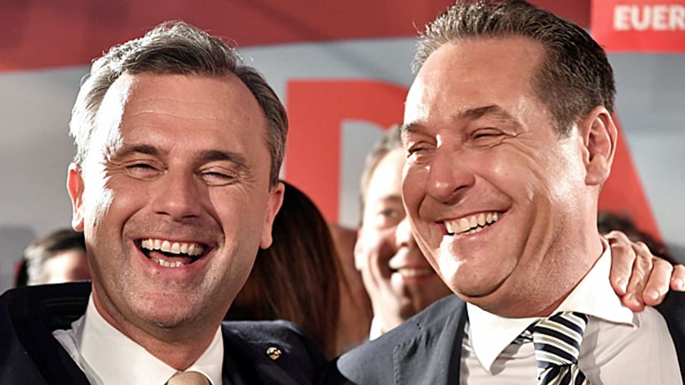 Lachende Verlierer: Wahlverlierer Norbert Hofer und FPÖ-Parteichef Heinz Christian Strache.