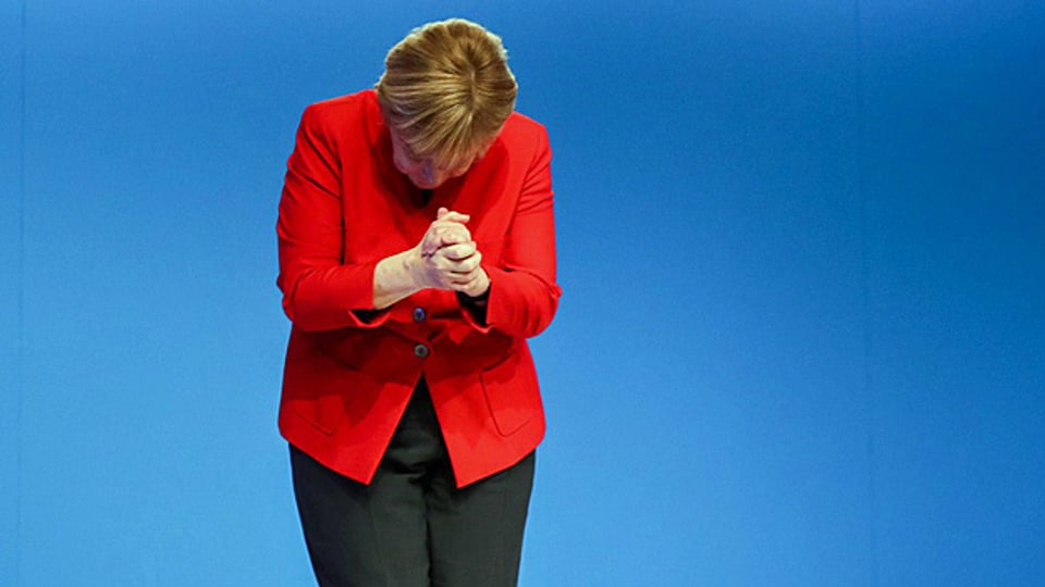 Die CDU-Parteivorsitzende und deutsche Bundeskanzlerin Angela Merkel hat – die Zukunft in der Hand.
