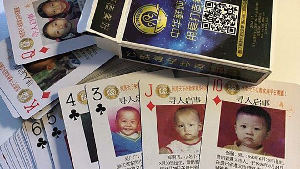 Mit Spielkarten den Menschenhandel in China bekämpfen.
