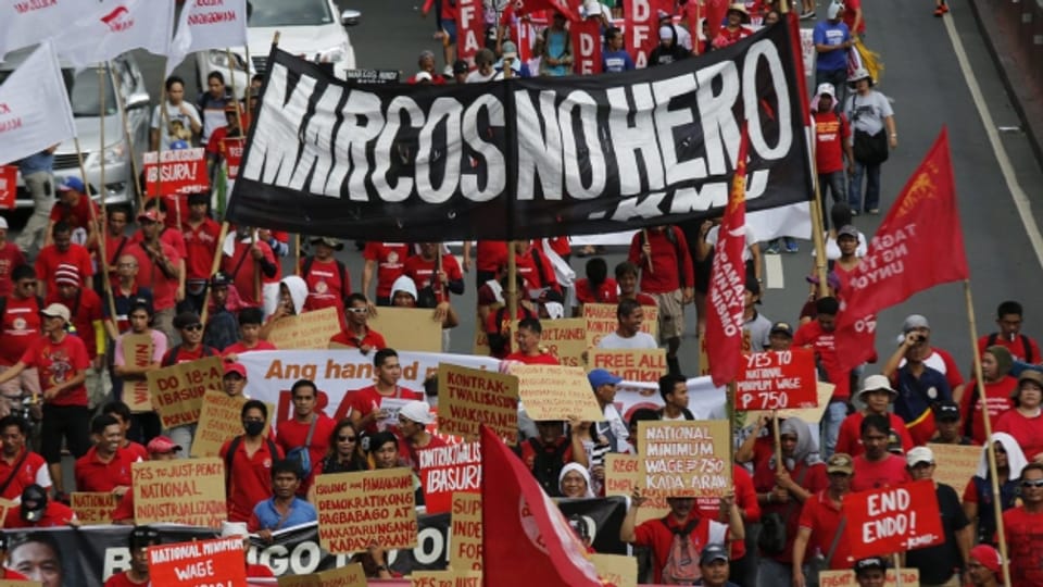 Protest gegen die Beerdigung von Ferdinand Marcos auf dem Heldenfriedhof