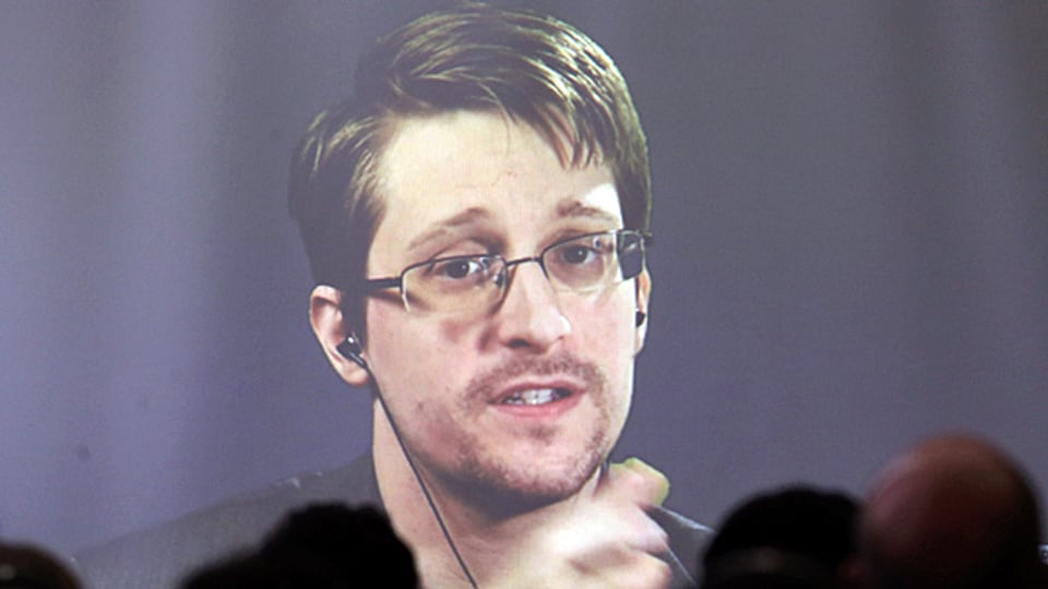 Russland verlängert die Aufenthaltsgenehmigung für Whistleblower Edward Snowden. Es sei aber immer noch möglich, dass US-Präsident Obama auch ihn begnadige, sagt Snowdens Schweizer Anwalt.