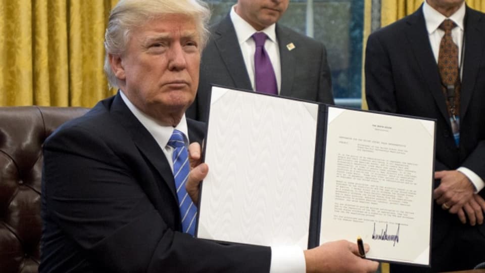 Donald Trump löst sein Versprechen ein: Die USA ziehen sich aus dem TPP zurück.