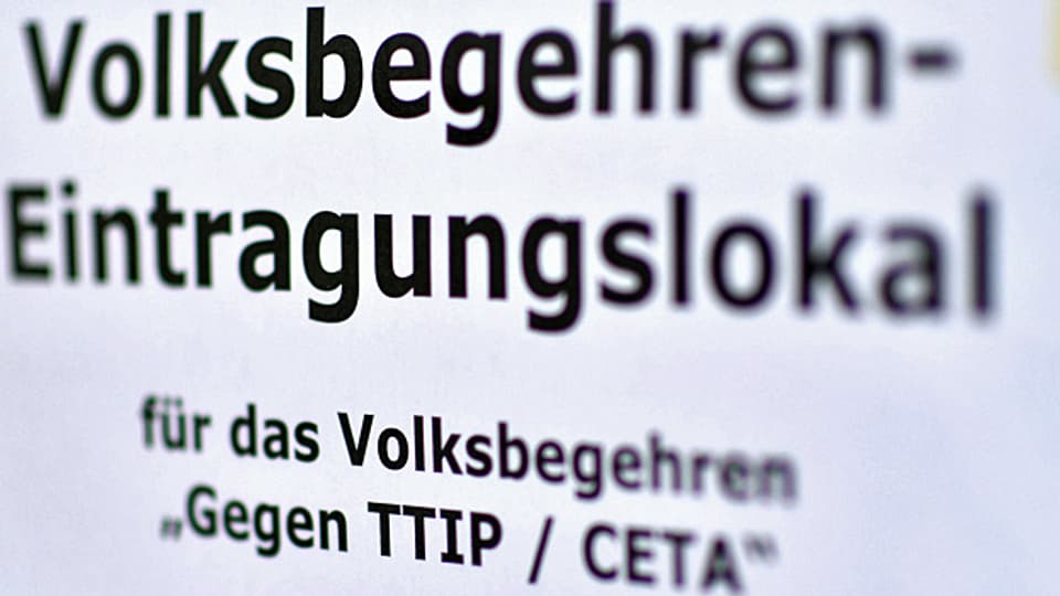 «Volksbegehren-Eintragungslokal»: Wenn sich in Österreich diese Woche Hunderttausende gegen CETA und TTIP wehren, wird das nicht nur das Votum der österreichischen Abgeordneten beeinflussen, sondern ebenfalls die auch auf EU-Ebene lavierenden Sozialdemokraten.
