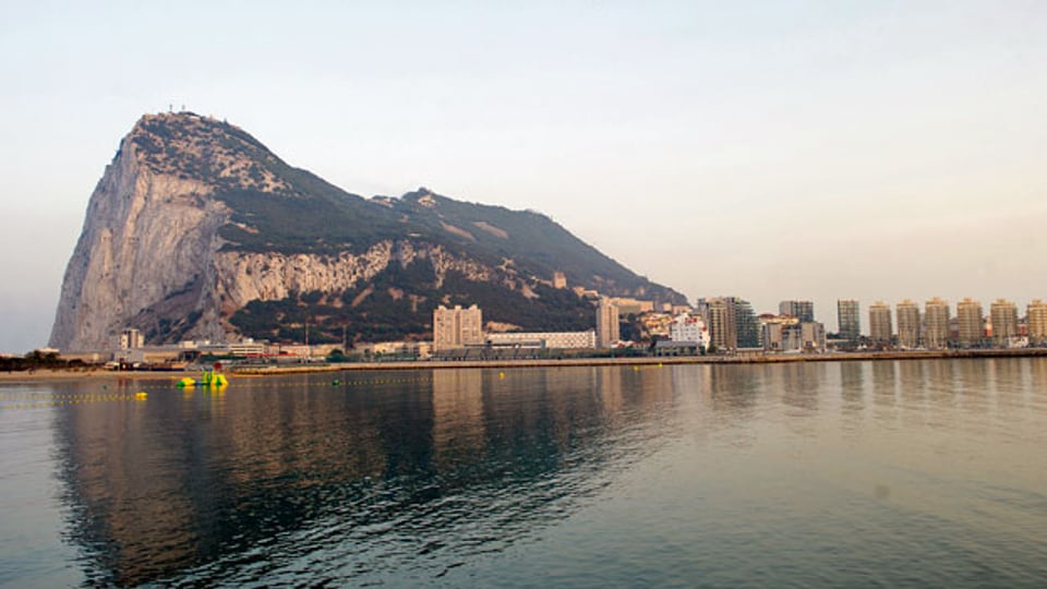 Die Halbinsel Gibraltar, ist ein britisches Überseegebiet an der Südspitze der Iberischen Halbinsel.