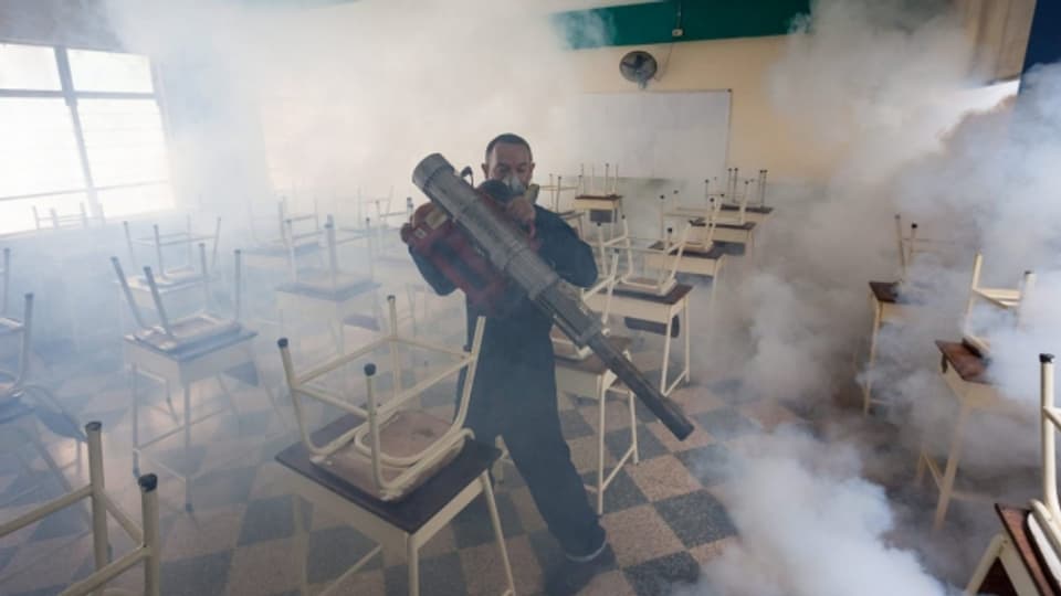 Zika-Bekämpfung in einem Schulzimmer in Caraccas