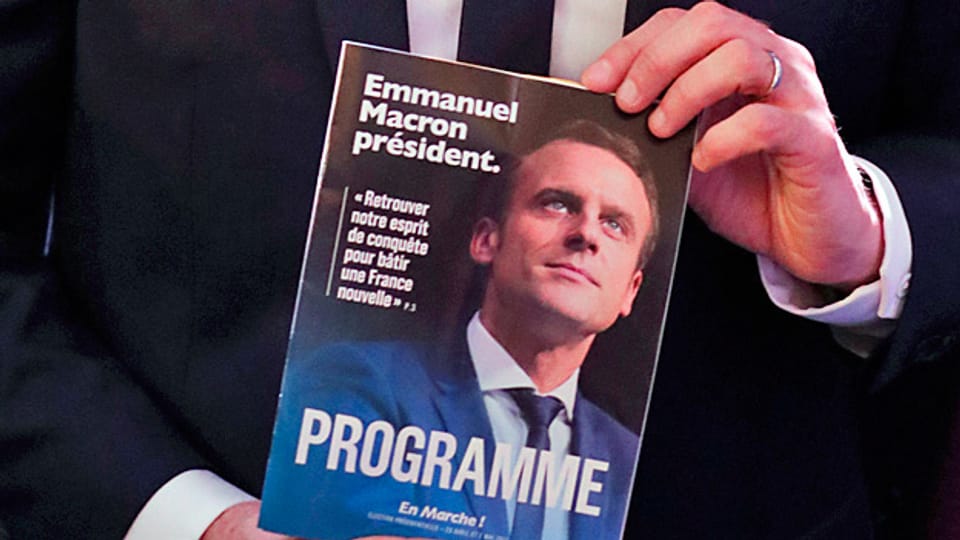 Emmanuel Macron weiss um die Schwierigkeit, seinem Wahlkampfprogramm eine klare politische Heimat zu geben: «Rechts oder links spielt keine Rolle, ich will Frankreich einfach fit machen für das 21. Jahrhundert», sagt er.