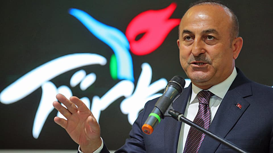 Der türkische Aussenminister Cavusoglu  am 8. März an einer Pressekonferenz an der Reisemesse ITB in Berlin.