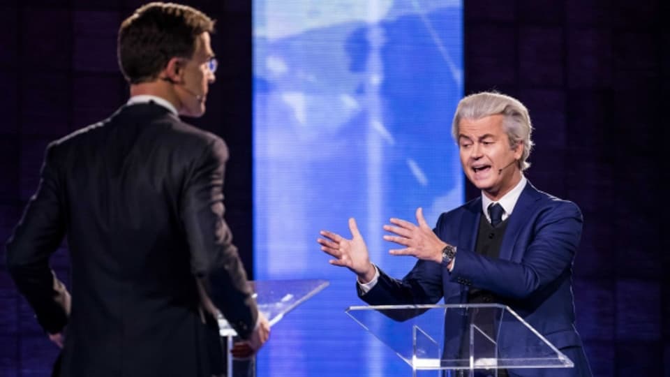 Schenkten sich nichts: Premierminister Mark Rutte (links) und Herausforderer Geert Wilders während der Debatte von gestern Abend.