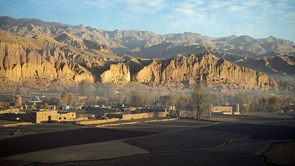 Im afghanischen Dorf Bamiyan standen bis 2001 zwei grossen Buddha-Statuen; die Taliban 2001 haben sie zerstört, der Tourismus kam zum Erliegen. Die einzige Einnahmequelle des Dorfes auf rund 2500 Metern ü.M. ist heute der Kartoffelanbau. Reich wird man damit nicht, die Arbeitslosenquote liegt bei 60 Prozent.
