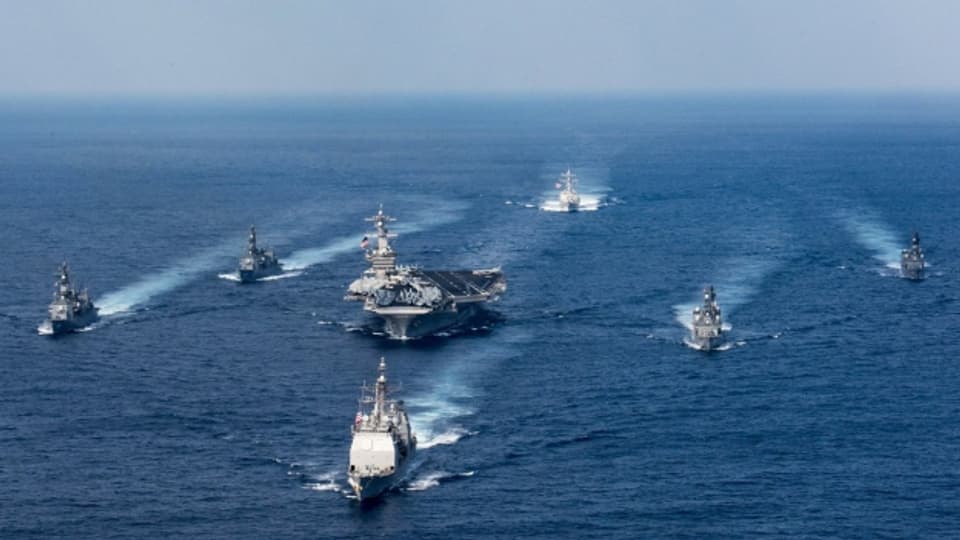 Die USS Carl Vinson und ihre Begleitschiffe.