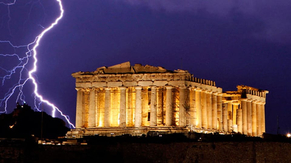 Gewitter über der Akropolis in Athen.