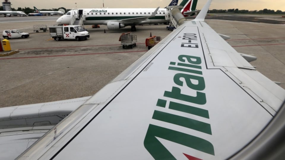 Alitalia-Maschinen am Flughafen Linate, Mailand.