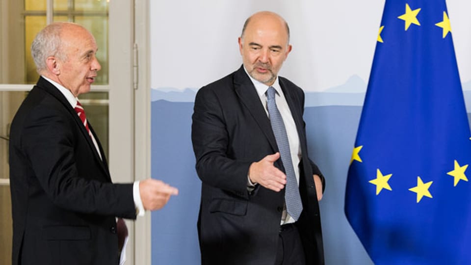 Finanzminister Ueli Maurer (links) und Pierre Moscovici, EU-Wirtschafts- und Währungskommissar beim Treffen in Bern.