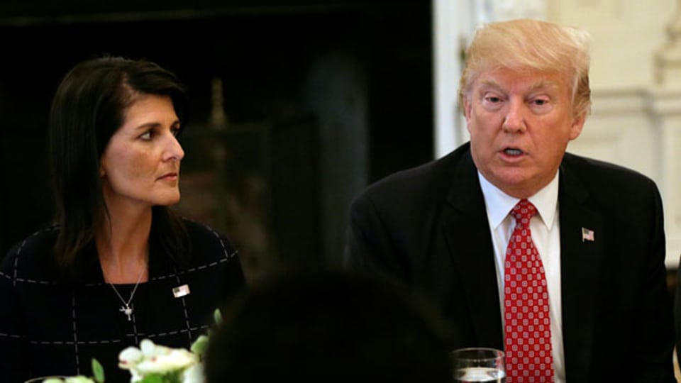 US-Präsident Donald Trump und die amerikanische Botschafterin bei der Uno, Nikki Haley, kündigen weitere Kürzungen an.