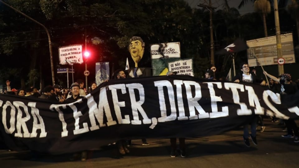 Millionen Menschen protestieren am Generalstreik in Brasilien gegen die Regierung Temer.
