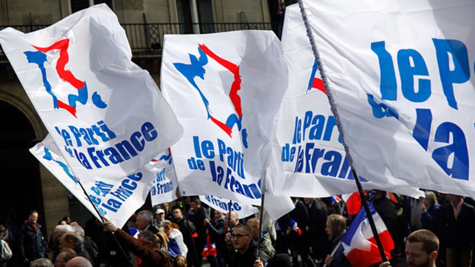 Anhänger des Front National an der 1.Mai-Kundgebung in Paris.