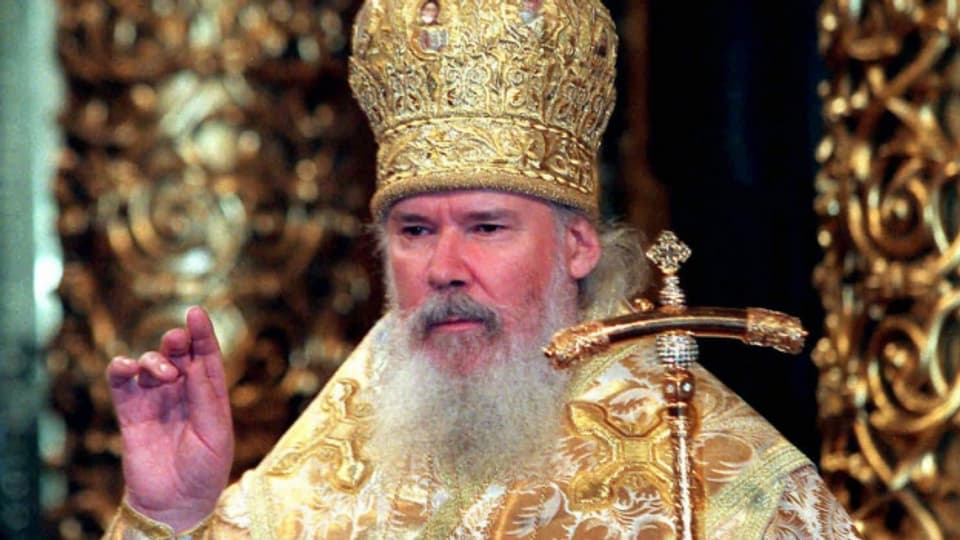 Immer mehr Russinnen und Russen treten der orthodoxen Kirche bei.