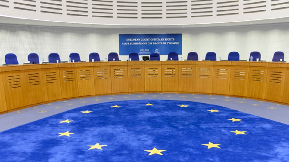 Grosser Saal im europäischen Gerichtshof für Menschenrechte in Strassburg.