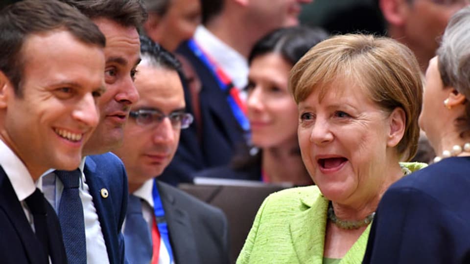 Emmanuel Macron (vorne links) und Angela Merkel am EU-Gipfel 2017 in Brüssel.