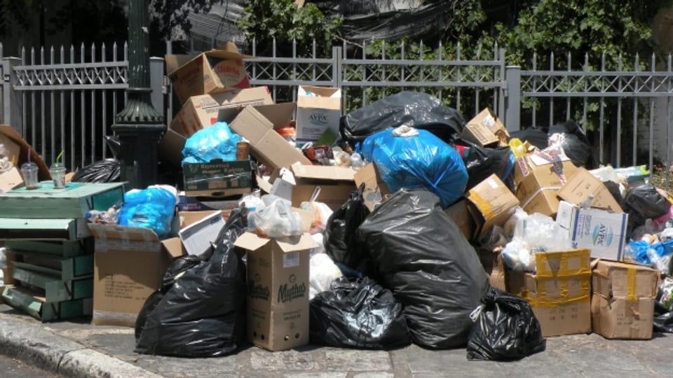 In Athen wachsen die Abfallberge. Und es beginnt zu stinken.
