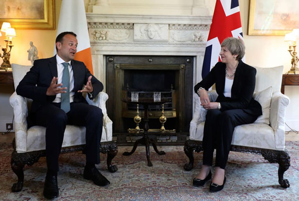 Der Irische Premier Vardkar und Britanniens Theresa May