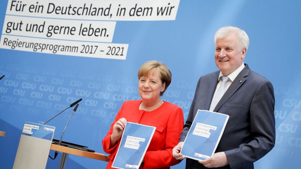 Bundeskanzlerin Angela Merkel und der CSU Vorsitzende Horst Seehofer stellen ihr Programm zur Bundestagswahl 2017 vor.