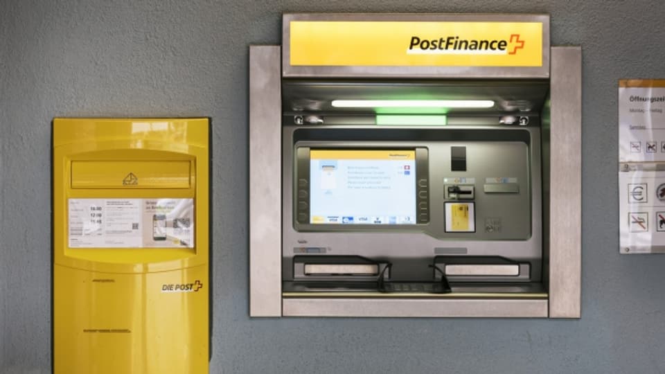 Bankomat von Postfinance.