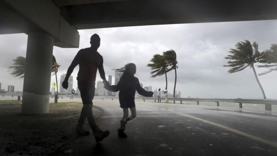 Hurrican Irma trifft auf Florida und versetzt die Menschen in Angst