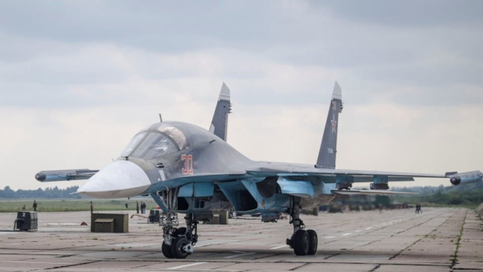 Ein russischer Kampfjet, der in Weissrussland stationiert ist und am Manöver teil nimmt.