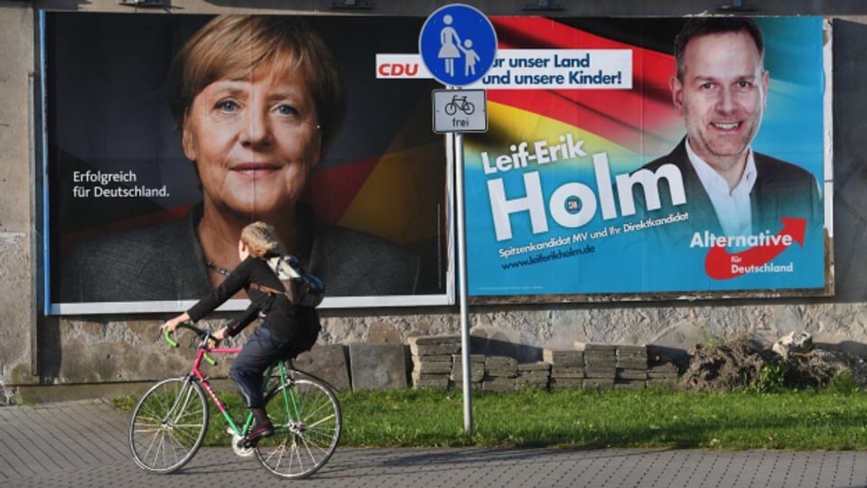 Zwei Wahlplakate in Deutschland von der CDU und AfD