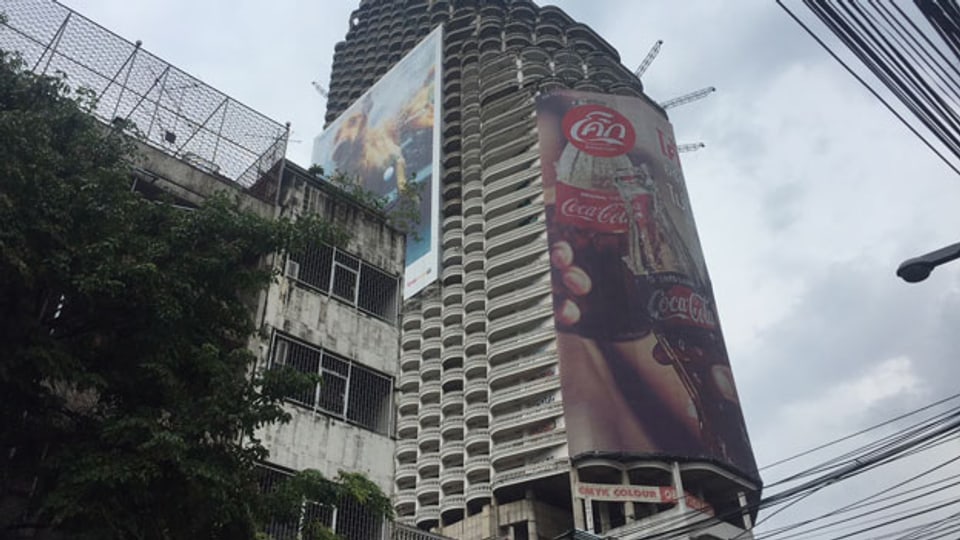 Der Ghost Tower steht mitten in Bangkok. Es ist das bekannteste Mahnmal der Asienkrise.