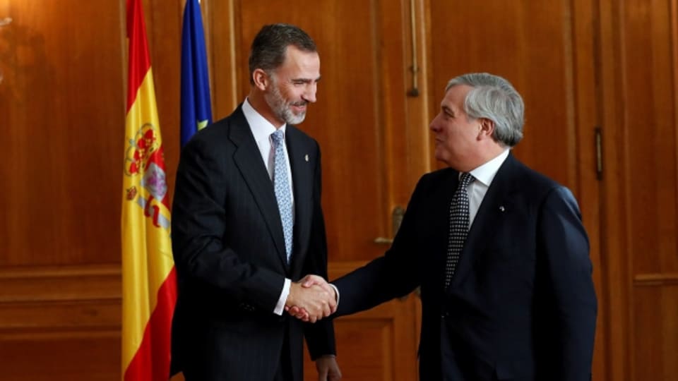 Sie waren sich einig bei der Verleihung der Prinzessin-von-Asturien-Preises in Oviedo: Es sei nicht die Zeit für «nationalistische Egoismen», finden EU-Ratspräsident Antonio Tajani (rechts) und der spanische König Felipe.