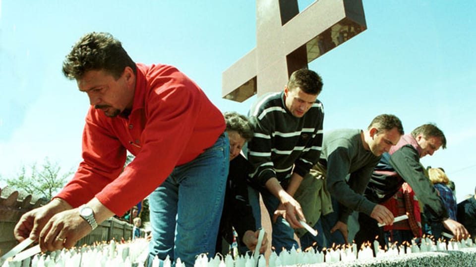 Trauerfeier bosnischer Kroaten in Ahmici.