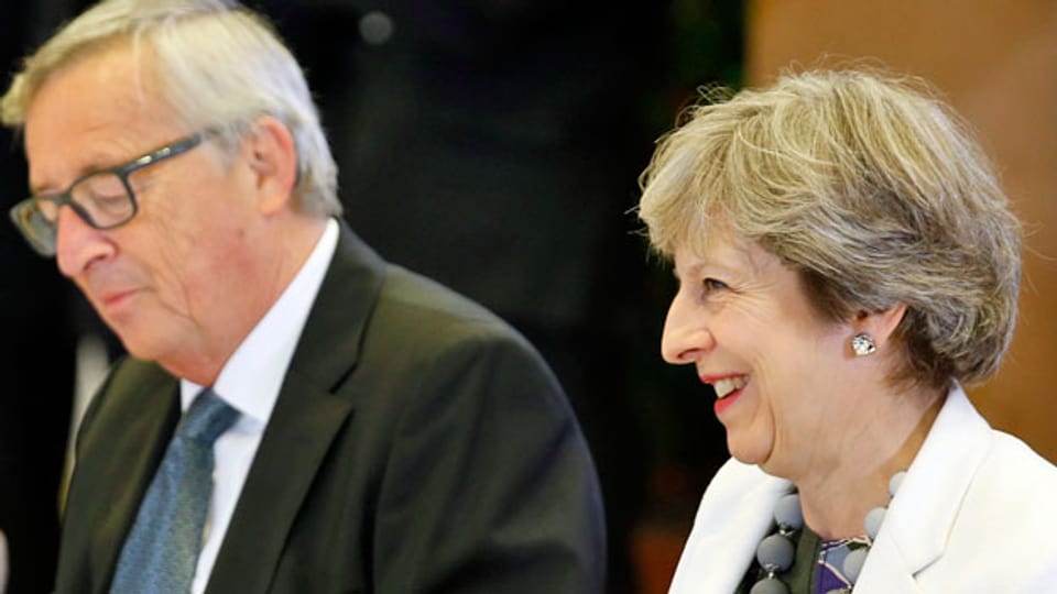 Der EU-Kommissionspräsident Jean-Claude Juncker und Grossbritanniens Premierministerin Theresa May.