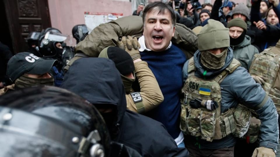 Saakaschwili wird in Kiew verhaftet.