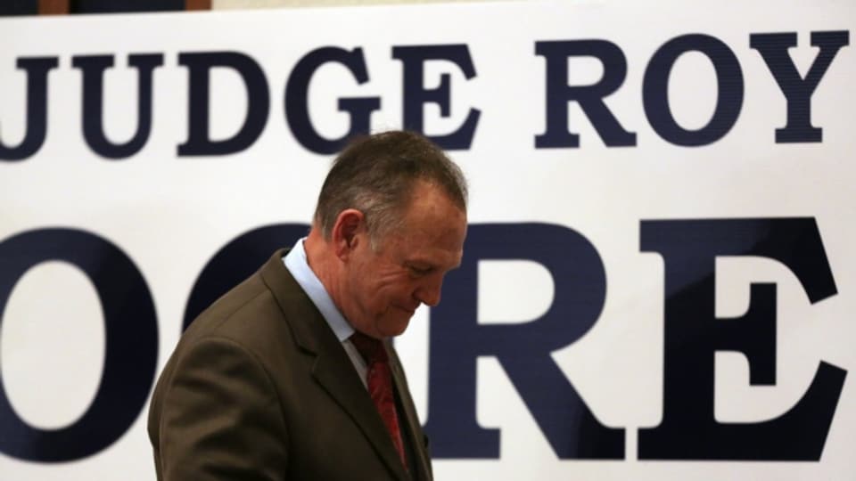 Der Republikaner Roy Moore verliert die Senatswahlen im US-Bundesstaat Alabama.