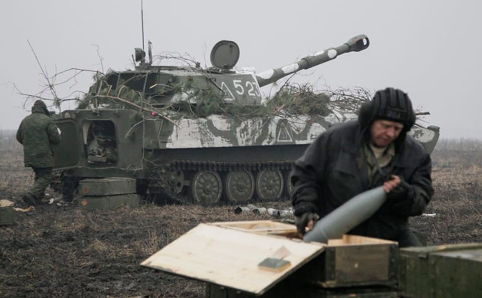 Ein Panzer der pro-russischen Rebellen bei einem Manöver in der Nähe von Donetsk.