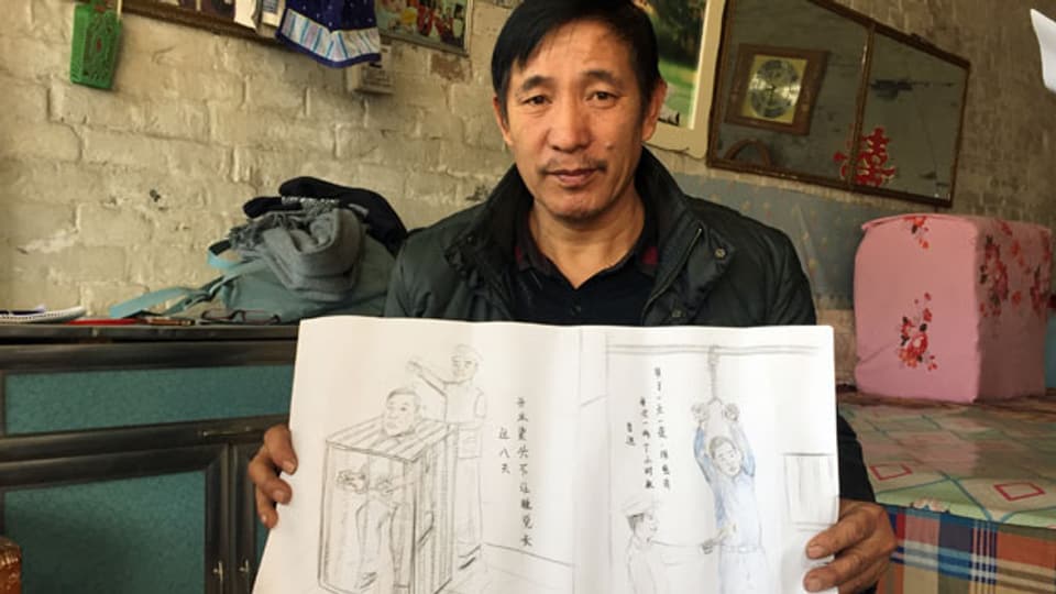Liu Renwang, hat nach der Entlassung aus dem Gefängnis einen Künstler beauftragt, der seine Tortur zeichnen sollte.