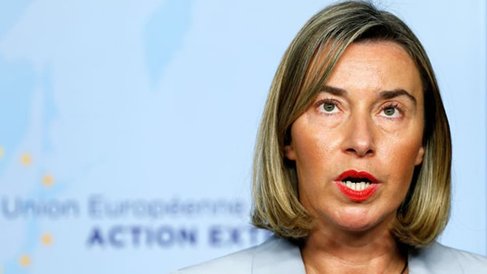 Die EU-Aussenbeauftragte Federica Mogherini informiert die Medien, nachdem sie am 11. Januar 2018 in Brüssel, Belgien, den iranischen Aussenminister Mohammad Javad Zarif (unsichtbar) getroffen hat.