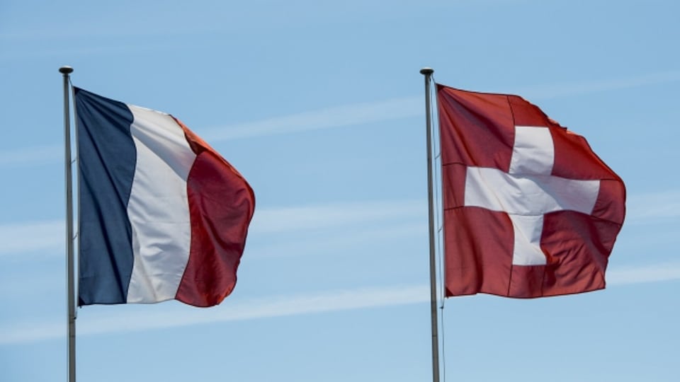 Nach langem Streit um ein Sozialhilfeabkommen zahlt Frankreich nun über 40 Millionen Franken an die Schweiz.