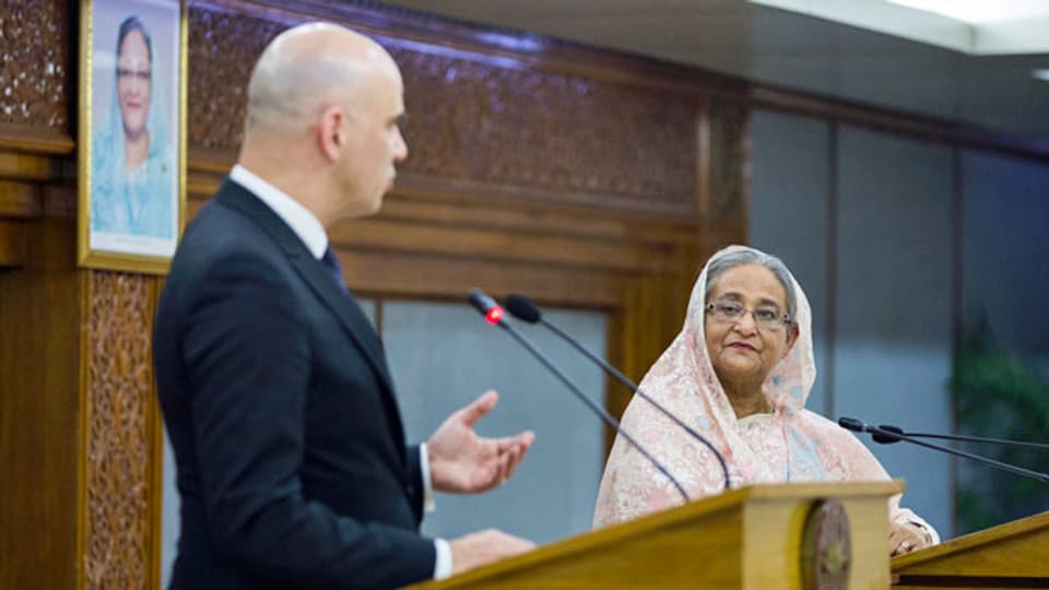 Bundespräsident Alain Berset, neben Sheikh Hasina, der Premierministerin von Bangladesch.