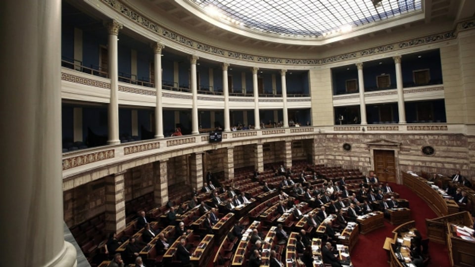 Plenarsaal des griechischen Parlaments: 20 Stunden debatierten hier die Abgeordneten - und beschlossen, Untersuchungen in einer Korruptionsaffäre zu starten, in die Novartis verwickelt sein soll