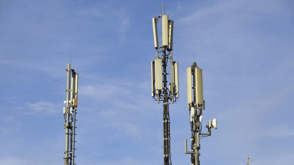 Antennen für Mobilfunk in der Schweiz.
