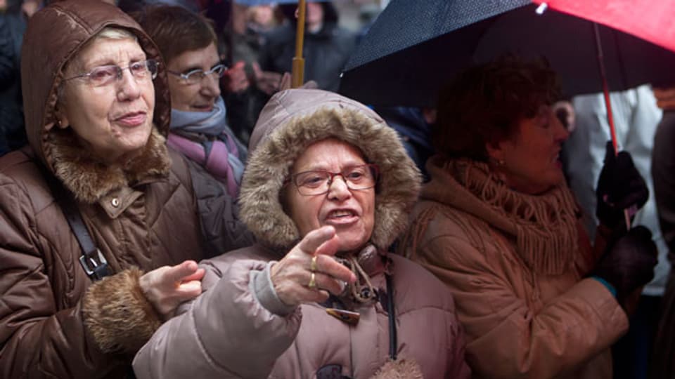 Rentnerinnen demonstrieren in Madrid.