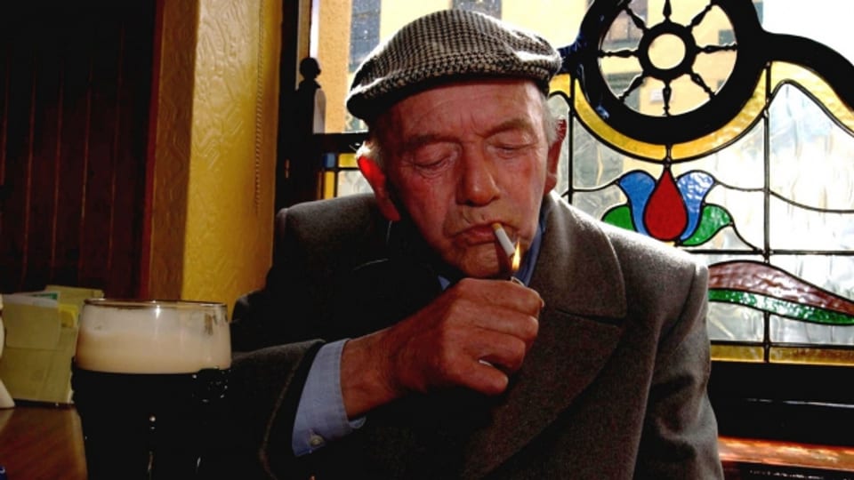 Irinnen und Iren waren weltweit die ersten, die im Pub nicht mehr rauchen durften.