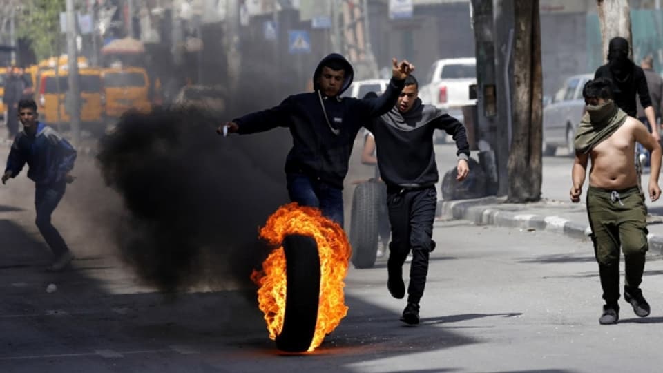 Nach den gestrigen tödlichen Auseinandersetzungen in Gaza kam es am Samstag zu Protesten im Westjordanland.