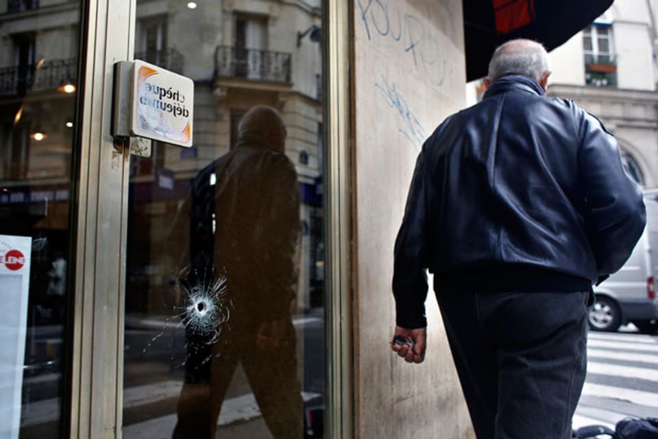 Café in Paris, wo der Attentäter erschossen wurde