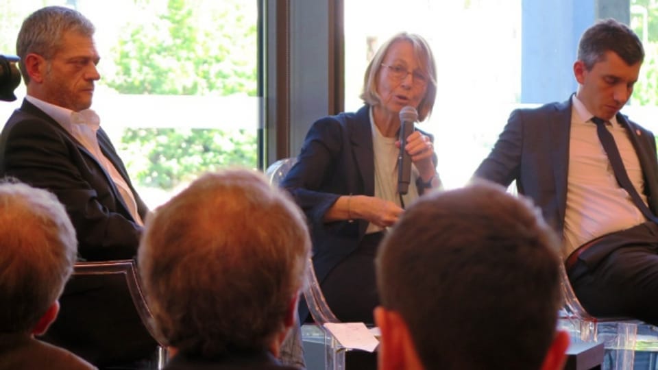 Kulturministerin Françoise Nyssen auf Tuchfühlung mit dem Volk.